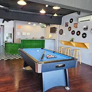  Hostal The 60